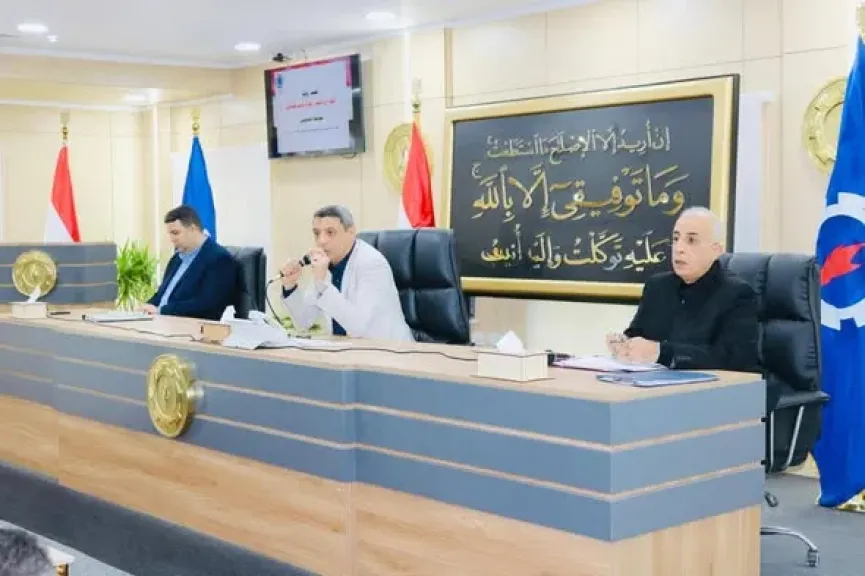 محافظ السويس يرأس اجتماع المجلس التنفيذي لبحث استعدادات الانتخابات والتطوير الحضري