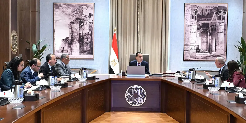 رئيس الوزراء يناقش عددا من الفرص الاستثمارية بمنطقة ”المثلث الذهبي” مع القطاع الخاص