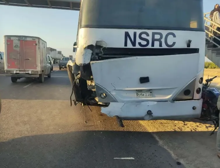 مصرع 3 أشخاص وإصابة 15 في تصادم أتوبيس وميكروباص بالبحيرة