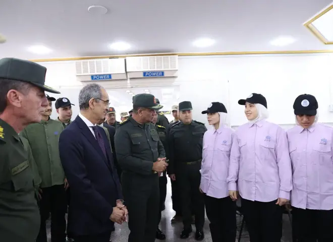 وزير الاتصالات وتكنولوجيا المعلومات ومدير الأكاديمية العسكرية المصرية يلتقيان بطلبة المبادرة الرئاسية الرواد الرقميون