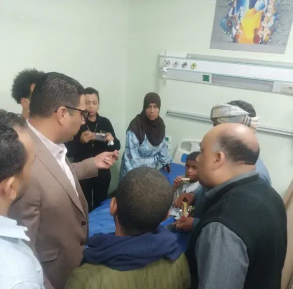 نائب محافظ الأقصر يوجه بتقديم الدعم لمصابي حادث انهيار منزل بقرية الدير