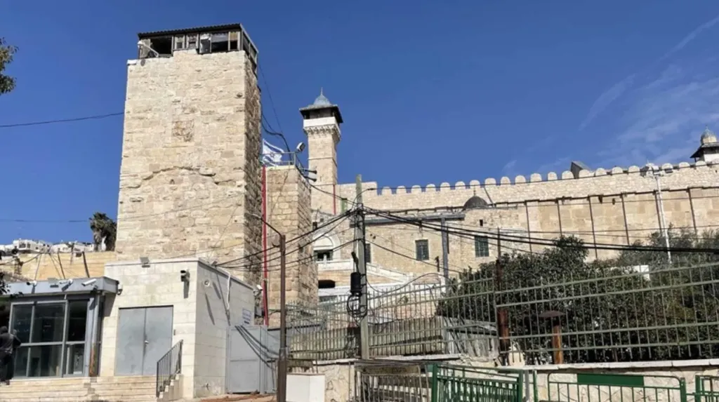 الأوقاف الفلسطينية: إغلاق إسرائيلي متكرر لبوابات المسجد الإبراهيمي