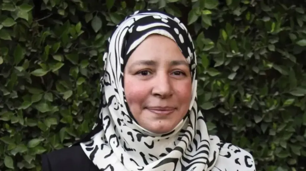 نقيب المهن التمثيلية: عبلة كاملة بحالة صحية جيدة.. وصورتها المتداولة في المستشفى غير صحيحة