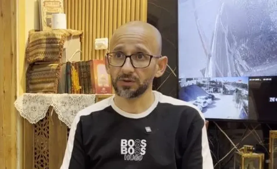 صحفي فلسطيني يقدم شهادة مروعة حول تعرضه للاغتصاب في سجون الاحتلال