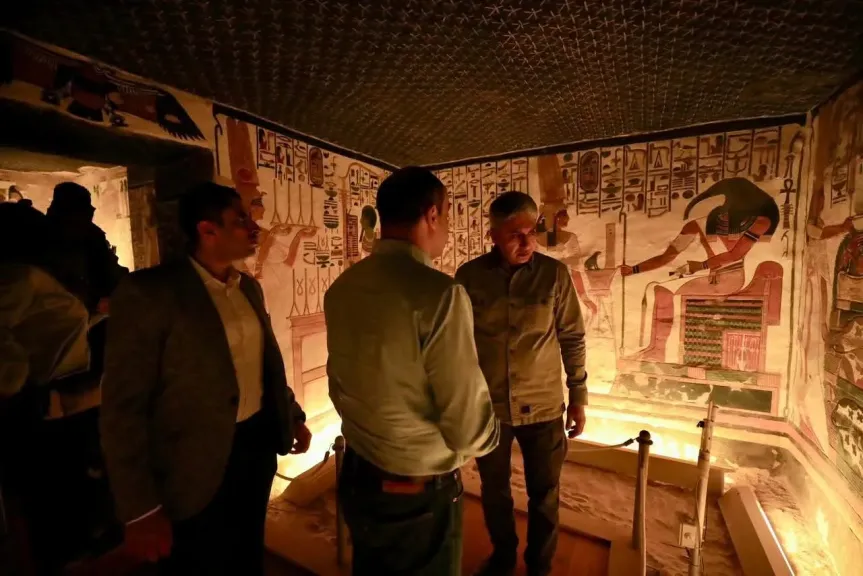 وزير السياحة والآثار يتفقد مشروعات الترميم بعدد من المواقع الأثرية بالأقصر