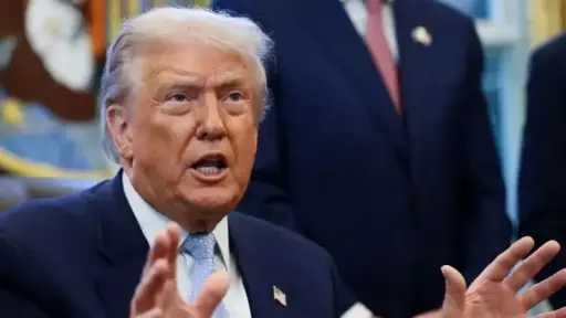 ترامب يتوعد بالرد بقوة على الهجوم الإرهابي على قواته في تدمر بسوريا