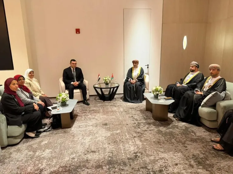 وزير الإسكان يبحث مع نظيره العماني سبل وآليات تعزيز التعاون المشترك في إنشاء وتنمية المدن الجديدة المستدامة