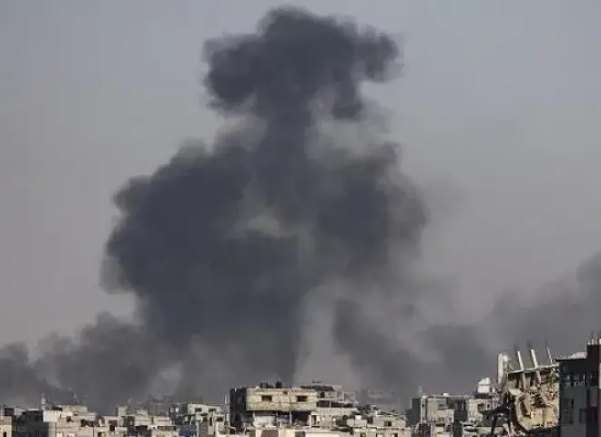 الاحتلال يصعّد عدوانه على غزة: غارات جنوبا وقصف وسط القطاع وأزمة صحية خانقة