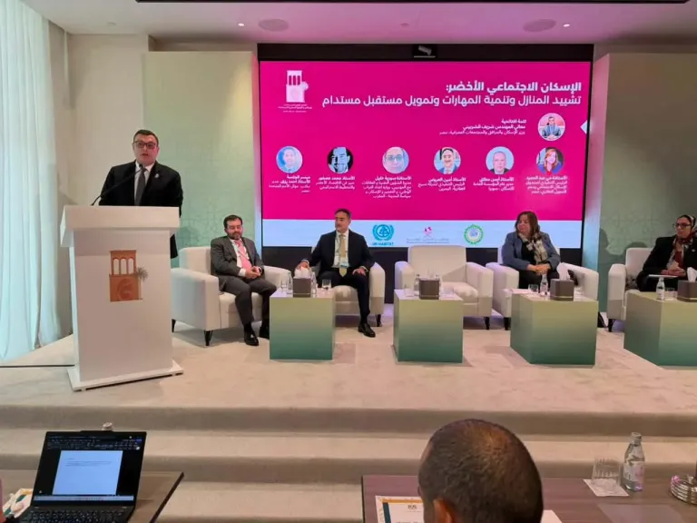 وزير الإسكان: التزام جميع المشروعات بمعايير البناء الأخضر بنهاية 2026