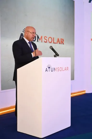 وزير الصناعة والنقل يشهد وضع حجر الأساس لمجمع أتوم سولار للألواح الشمسية