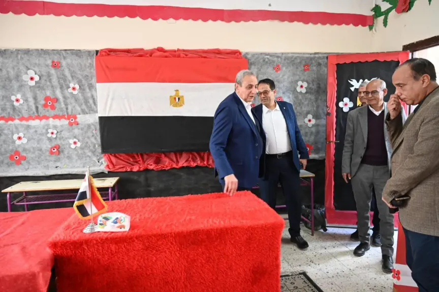 محافظ الغربية يتفقد لجان إعادة انتخابات النواب بمدارس طنطا ويُشيد بجاهزيتها