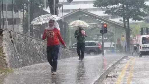 الأرصاد: الأمطار مستمرة اليوم الخميس على عدة مناطق وتحذيرات من طقس مضطرب