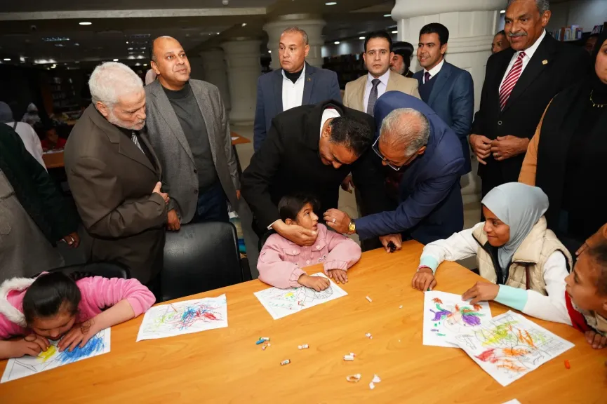 محافظ مطروح يفتتح ورشة رسم للأطفال