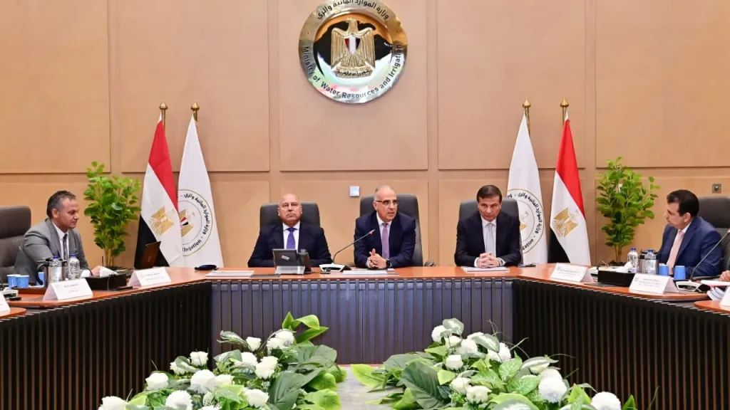 سويلم والوزير وفاروق يبحثون الموضوعات المشتركة بين الوزارت الثلاثة