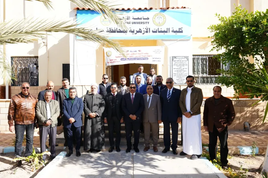 محافظ مطروح يتفقد كلية البنات فرع جامعة الأزهر