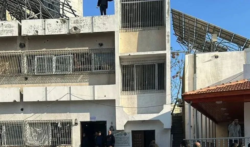 طيران الاحتلال يشن غارة جوية بمحيط منطقة السامر في غزة وأنباء أولية عن سقوط شهيد