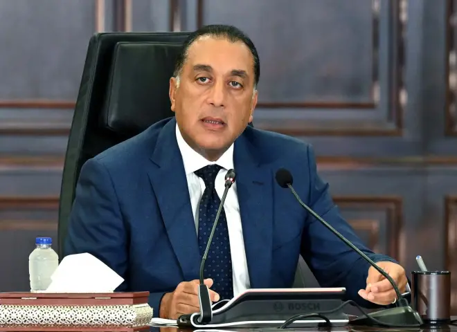 رئيس الوزراء: حزمة تسهيلات وحوافز لتشجيع الاستثمار قريبا