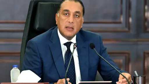 رئيس الوزراء: حزمة تسهيلات وحوافز لتشجيع الاستثمار قريبا