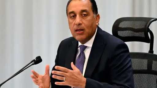 «زيادة الأجور وضبط الأسعار».. تفاصيل خطة الحكومة لتحسين مستوى معيشة المواطنين خلال المرحلة المقبلة