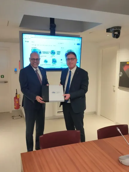 وزير العمل يلتقي رئيس اتحاد الحِرَف والمنشآت الصغيرة الإيطالي لتعزيز التعاون