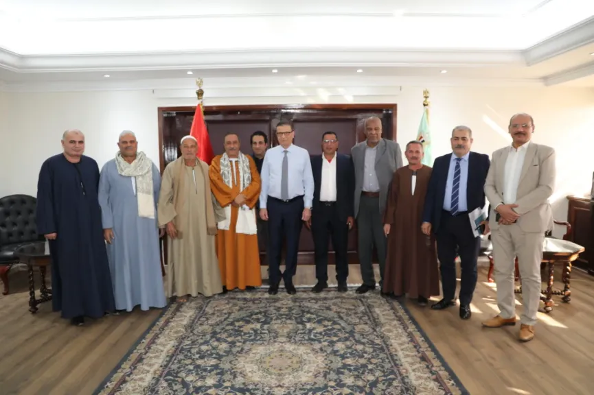 وزير الزراعة يستقبل وفدا من مزارعي الإصلاح الزراعي بالبحيرة وأسوان