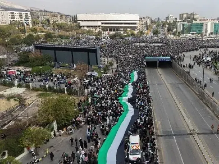 هيئة البث الاسرائيلية: تل أبيب حاولت منع رفع كامل العقوبات عن سوريا وإدارة ترامب رفضت