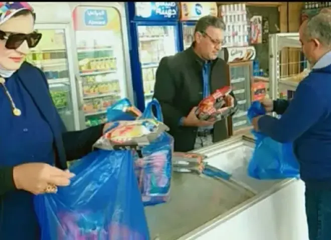 مطروح: ضبط لحوم مجمدة ومواد غذائية مجهولة المصدر وغير صالحة للاستهلاك الآدمي