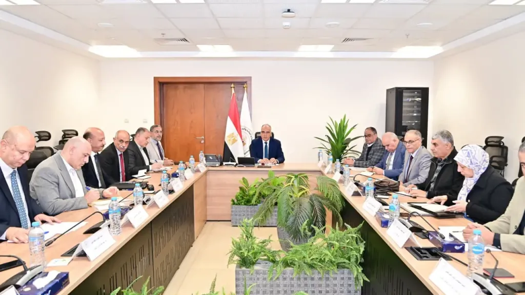 وزير الري يرأس الاجتماع الدوري للجنة الدائمة لتنظيم إيراد نهر النيل