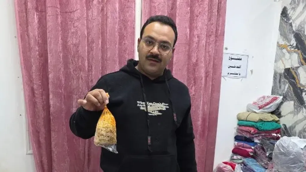 ”كيس كشري” يكون السبب في رفع رواتب العاملات بمحال بيع للملابس