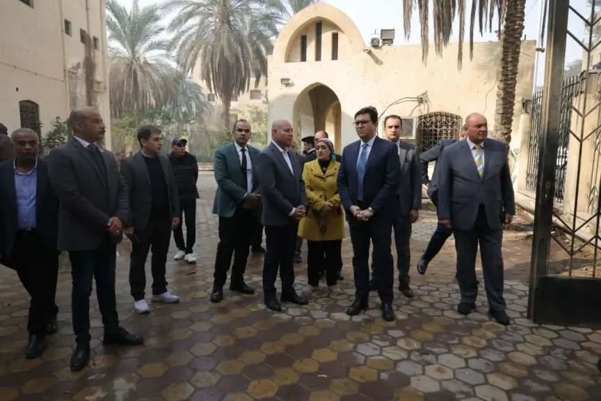 جولة مفاجئة لوزير الثقافة ومحافظ القاهرة بقصر ثقافة عين حلوان للوقوف على خطط تطويره