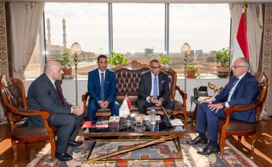 وزير الري ومحافظ جنوب سيناء يبحثان موقف مشروعات الموارد المائية بالمحافظة