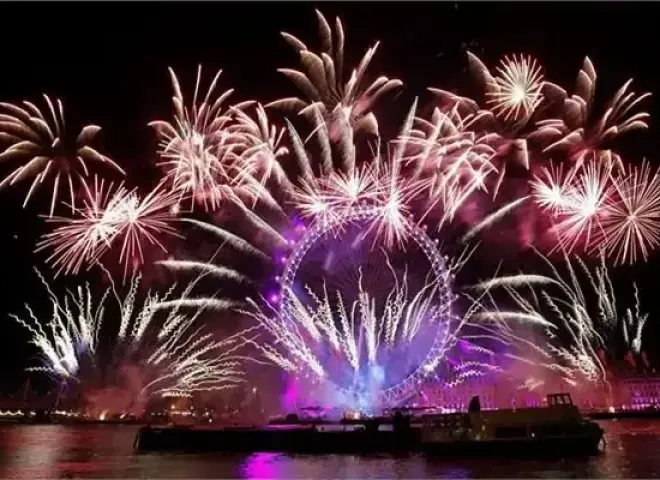 دار الإفتاء: يجوز للمسلمين الاحتفال برأس السنة الميلادية ولا حرمة فيه