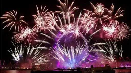 دار الإفتاء: يجوز للمسلمين الاحتفال برأس السنة الميلادية ولا حرمة فيه