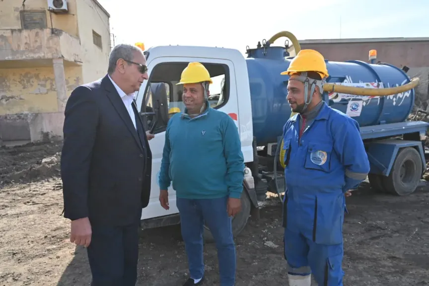 محافظ الغربية يعود إلى المستعمرة بالمحلة لمتابعة تنفيذ الحلول لشكاوى المواطنين