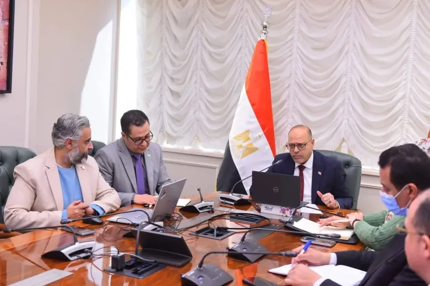 وزير العمل يعقد اجتماعًا بالفيديو كونفرانس مع مديري مديريات العمل بالمحافظات