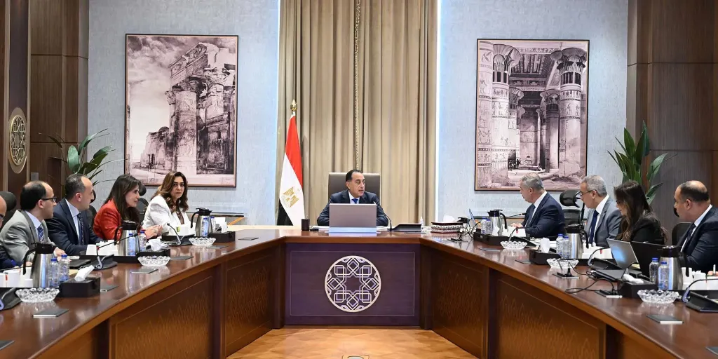 رئيس الوزراء يتابع الموقف التنفيذي للمشروعات التنموية والاستثمارية في محافظة الإسكندرية