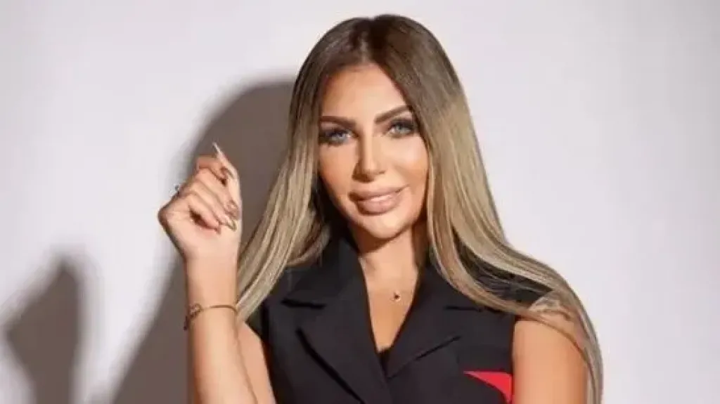 محاكمة سارة خليفة في اتهام بهتك عرض داخل شقة بالتجمع.. ودفاعها يطالب بإعادة التحقيق