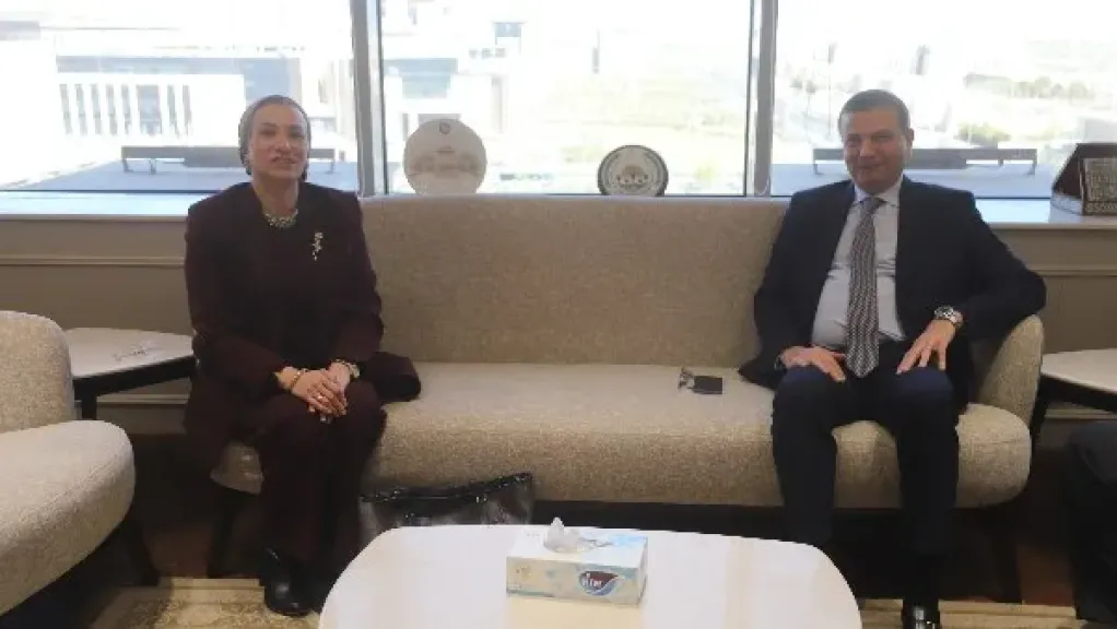 وزير الزراعة يلتقي الأمين التنفيذي لاتفاقية الأمم المتحدة لمكافحة التصحر