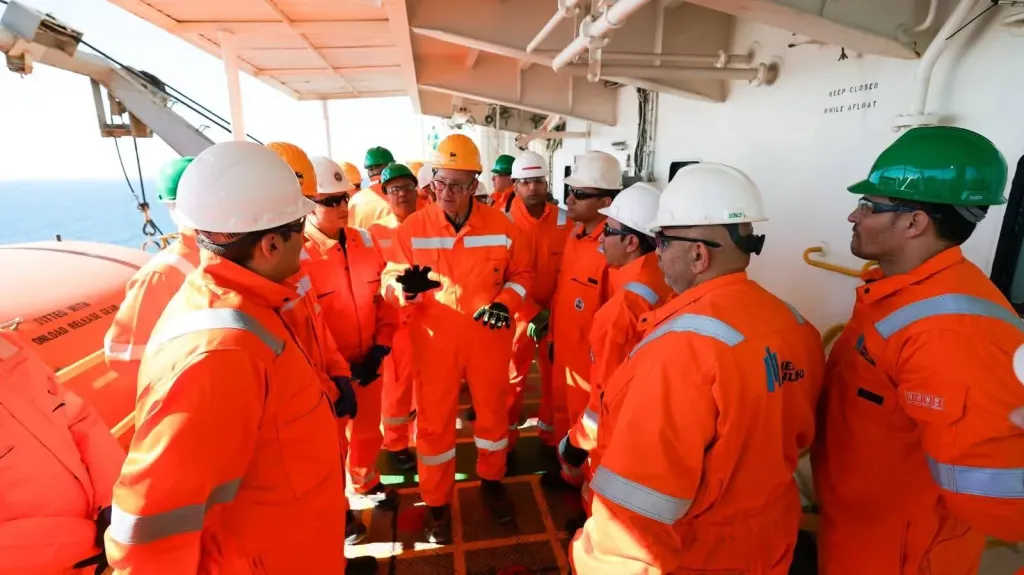 وزير البترول يتفقد حفر أول بئر ببرنامج إيني الإيطالية الجديد في خليج السويس وسيناء