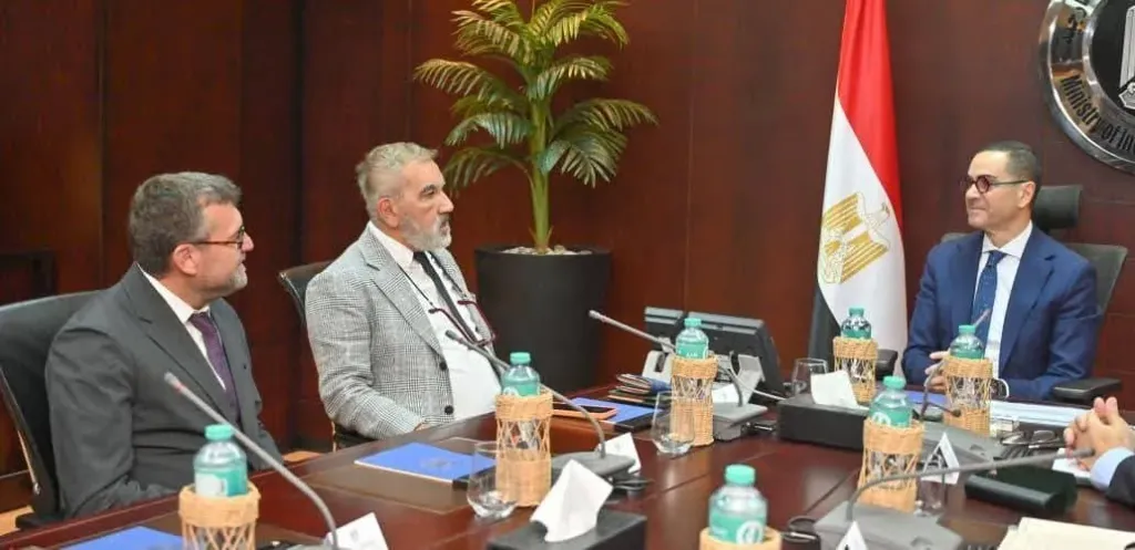 وزير الاستثمار يلتقي مسؤولي شركة  Bonny socks  التركية لبحث إنشاء مصنع جديد في مصر في مجال المنسوجات