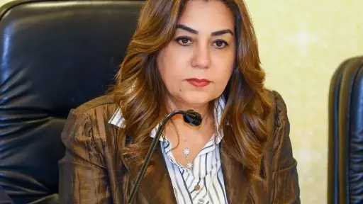 وزيرة التنمية المحلية تتابع مع محافظ الجيزة تداعيات حادث انهيار عقار إمبابة