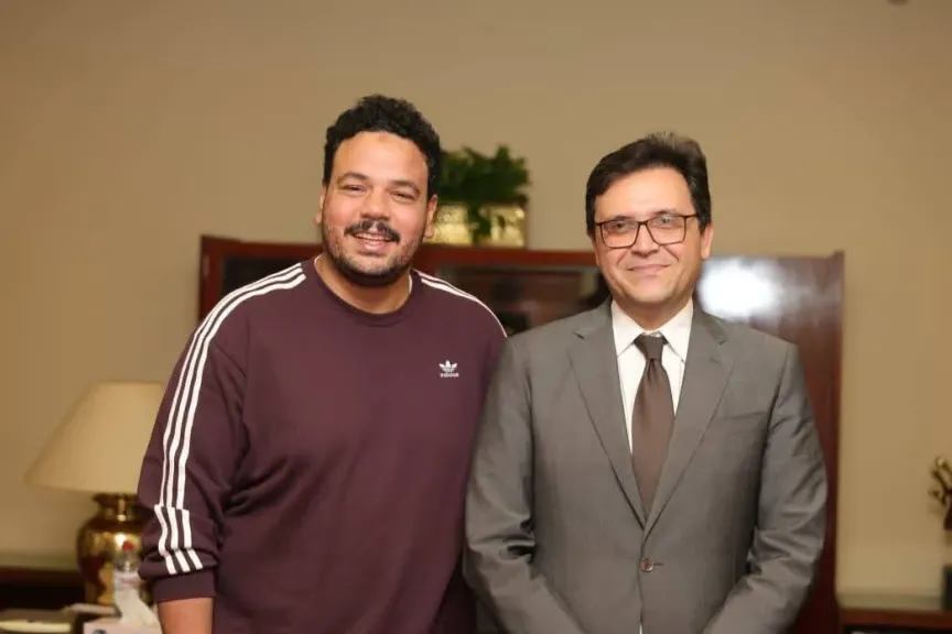 وزير الثقافة يبحث التعاون الفني مع الفنان مصطفى غريب لدعم الإبداع الشبابي