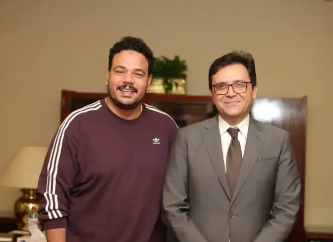 وزير الثقافة يبحث التعاون الفني مع الفنان مصطفى غريب لدعم الإبداع الشبابي