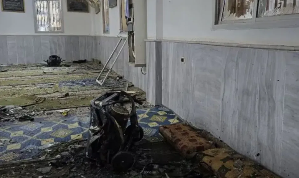 سوريا.. 5 قتلى في انفجار بمسجد في حمص