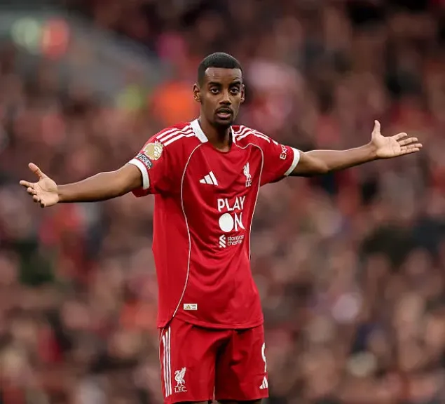 ليفربول يقدم عرضًا لضم بديل إيزاك