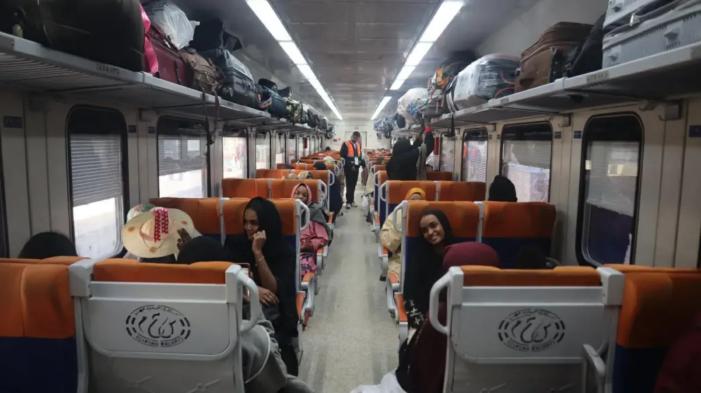 السكك الحديدية: تسيير الرحلة رقم (42) ضمن مشروع العودة الطوعية للأشقاء السودانيين