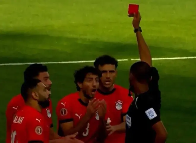 محمد هاني يعتذر للجماهير بعد الطرد أمام جنوب إفريقيا