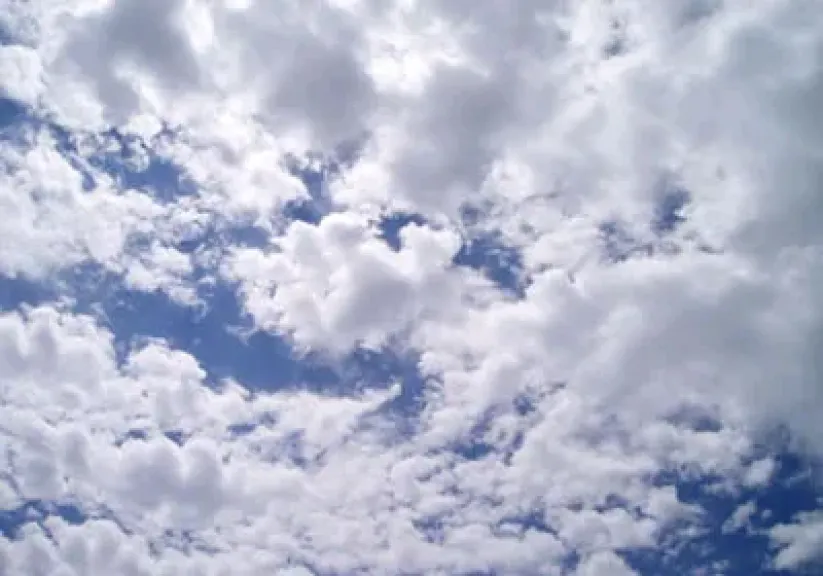 الأرصاد: استمرار تكاثر السحب المنخفضة والمتوسطة على السواحل الشمالية غدا