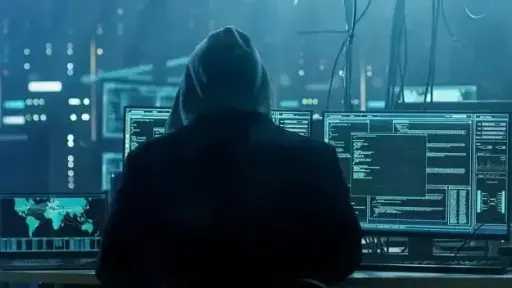 هاكرز ينشرون مواد حصلوا عليها باختراق هاتف رئيس مكتب نتنياهو