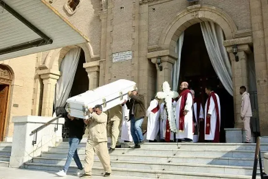 تشييع جنازة المخرج داوود عبدالسيد بحضور وزير الثقافة ونجوم الفن